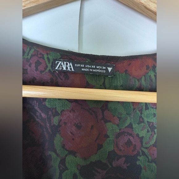 Zara SS2022 Floral Mini V-Neck Wrap Dress - Picture 4 of 8